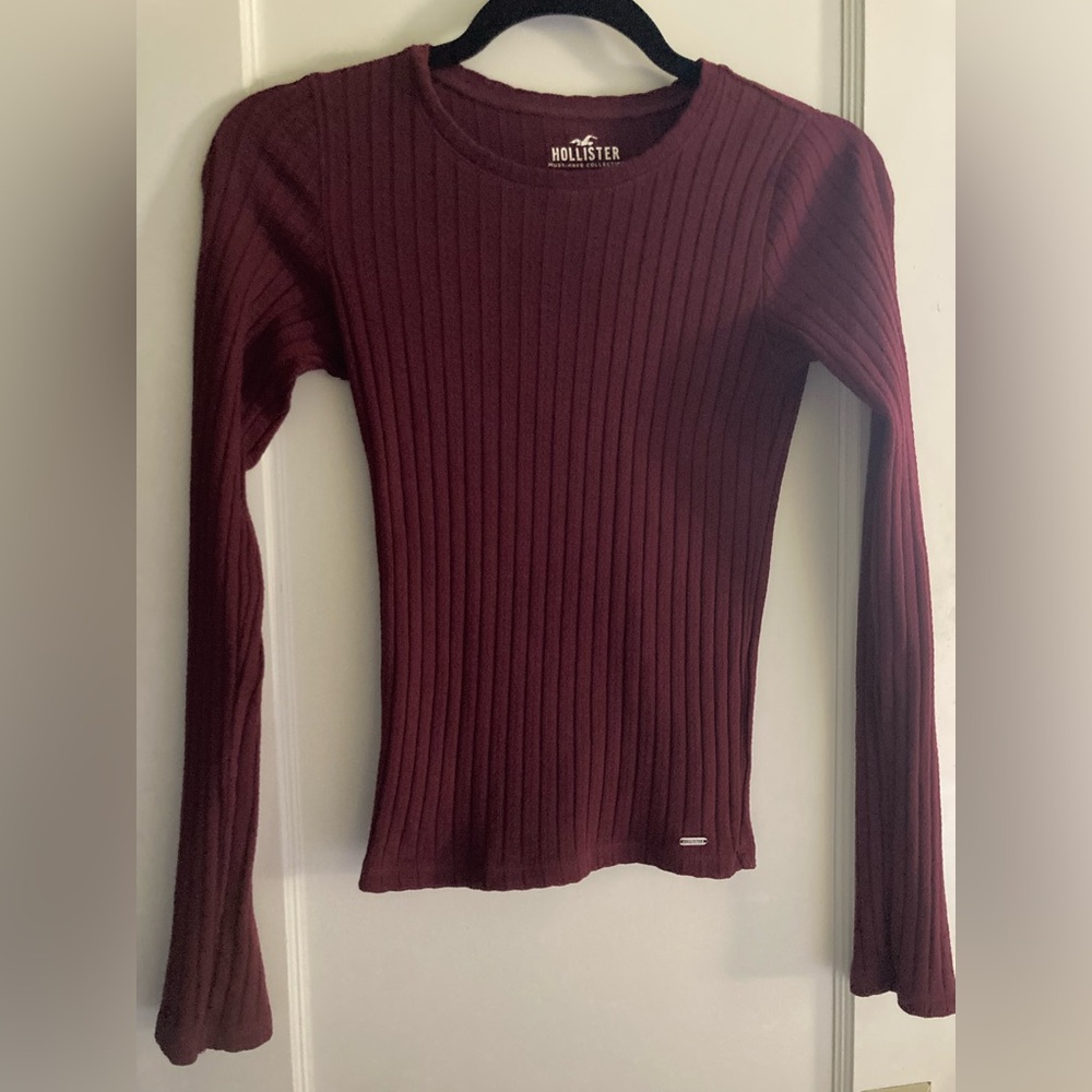 Hollister Women's Long Sleeve Ribbed Burgundy Tee
